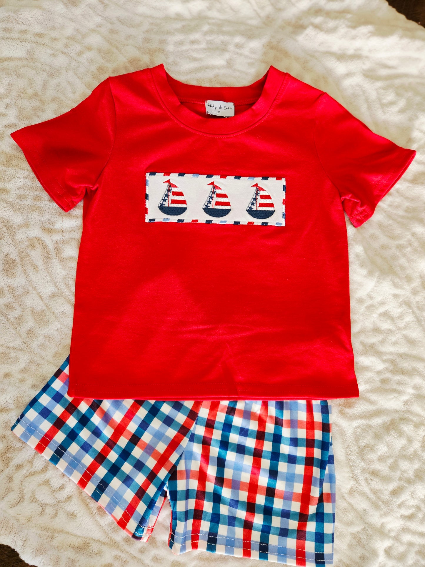 Red sailboat embroidery plaid shorts set